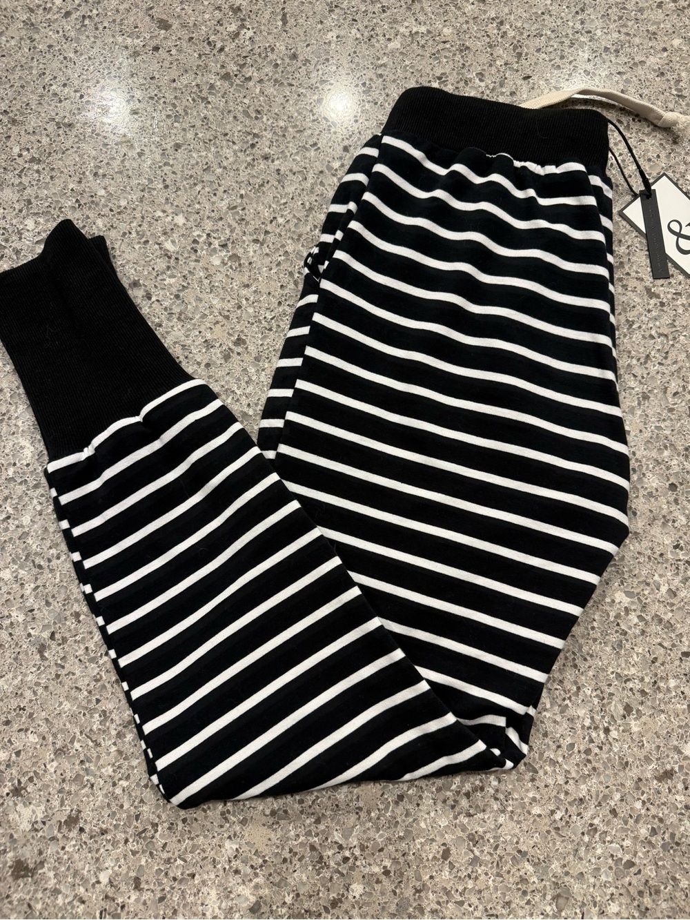 Ampersand Ave - Women’s New & Improved Joggers Black Stripe, Size Small, NWT